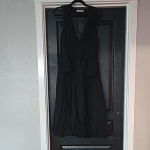 Amore Black Deep V-Neck Crinkle Fabric Bubble Hem Midi Dress Size Medium